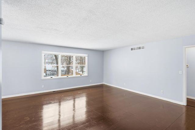 2460 N LAKE OF THE WOODS RD, Columbia, MO 65202