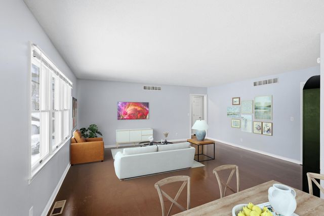 2460 N LAKE OF THE WOODS RD, Columbia, MO 65202