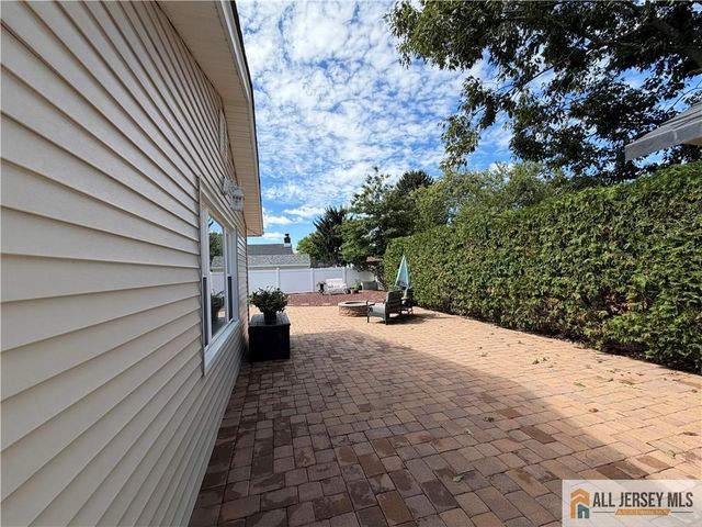21 Drake Avenue, Monroe, NJ 08831