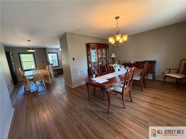21 Drake Avenue, Monroe, NJ 08831