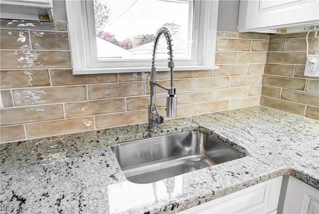 7334 Greenleaf Avenue, Parma, OH 44130