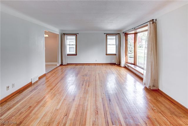 7334 Greenleaf Avenue, Parma, OH 44130