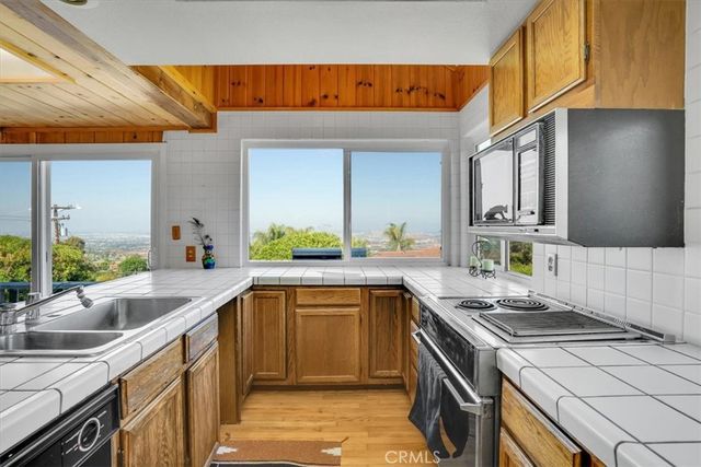 5 Toprail, Rancho Palos Verdes, CA 90275