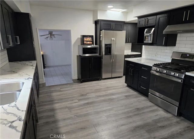 8216 S Van Ness Avenue, Los Angeles, CA 90047