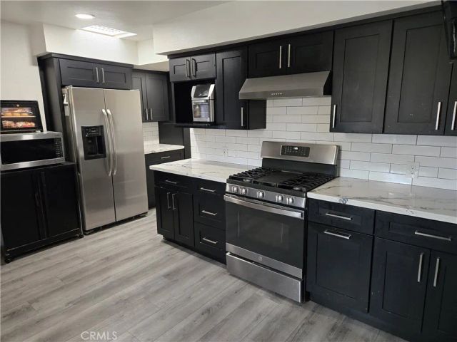 8216 S Van Ness Avenue, Los Angeles, CA 90047