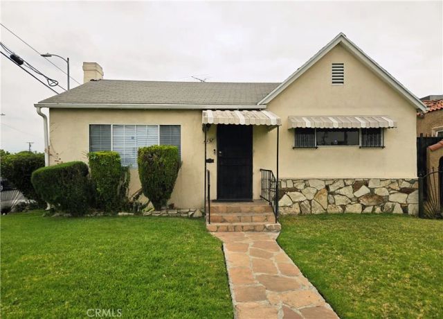 8216 S Van Ness Avenue, Los Angeles, CA 90047
