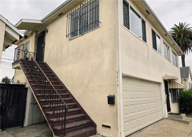 8216 S Van Ness Avenue, Los Angeles, CA 90047
