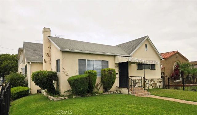 8216 S Van Ness Avenue, Los Angeles, CA 90047