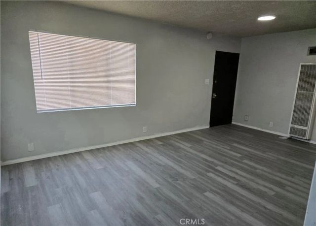 8216 S Van Ness Avenue, Los Angeles, CA 90047