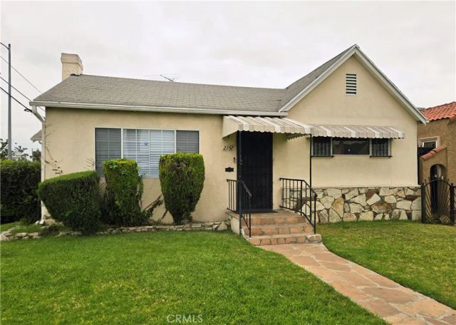 8216 S Van Ness Avenue, Los Angeles, CA 90047
