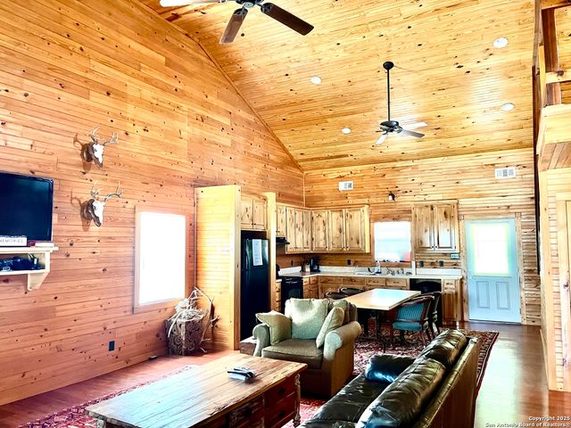 00 PR, Rocksprings, TX 78880