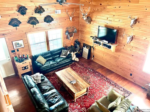 00 PR, Rocksprings, TX 78880