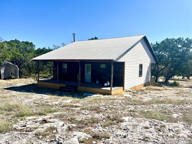 00 PR, Rocksprings, TX 78880