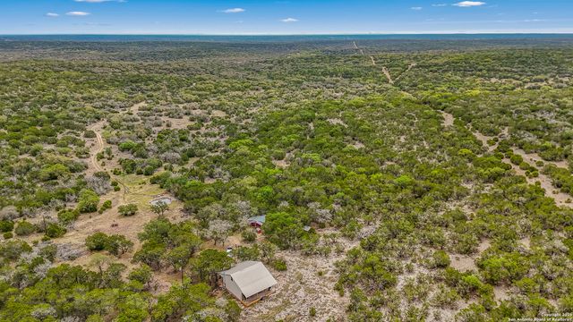 00 PR, Rocksprings, TX 78880