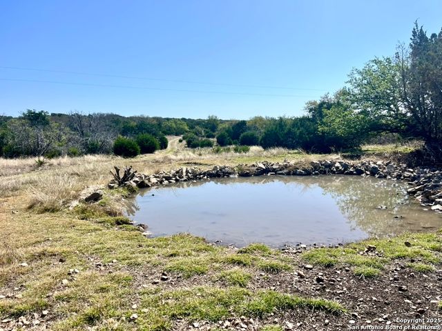 00 PR, Rocksprings, TX 78880