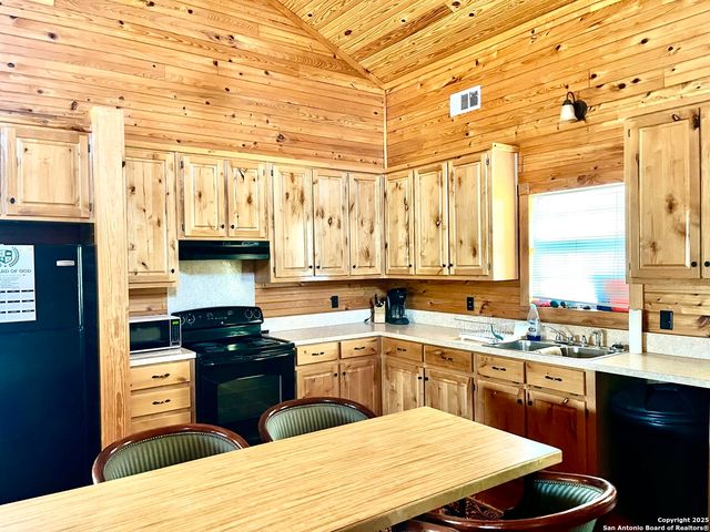 00 PR, Rocksprings, TX 78880