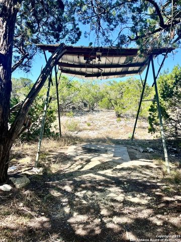 00 PR, Rocksprings, TX 78880