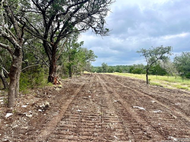 00 PR, Rocksprings, TX 78880