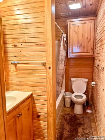 00 PR, Rocksprings, TX 78880