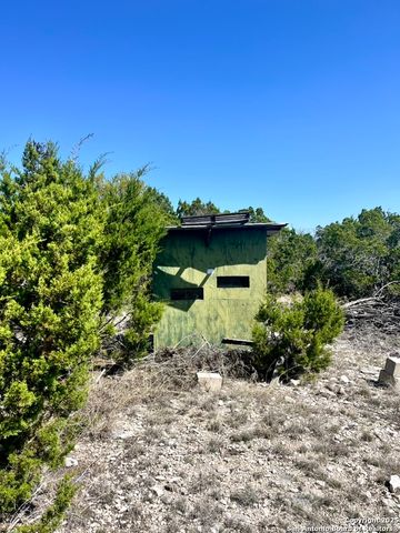 00 PR, Rocksprings, TX 78880