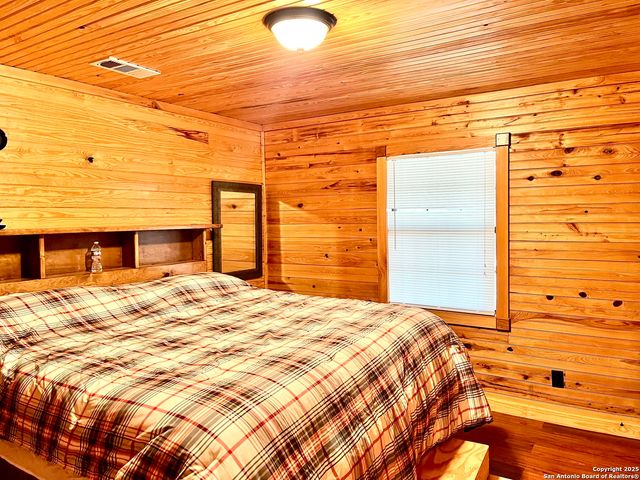 00 PR, Rocksprings, TX 78880