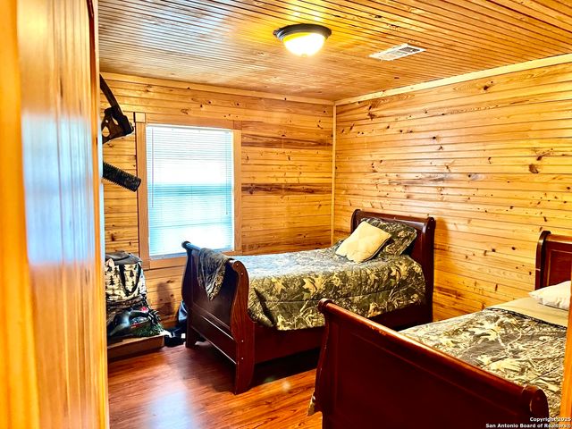 00 PR, Rocksprings, TX 78880