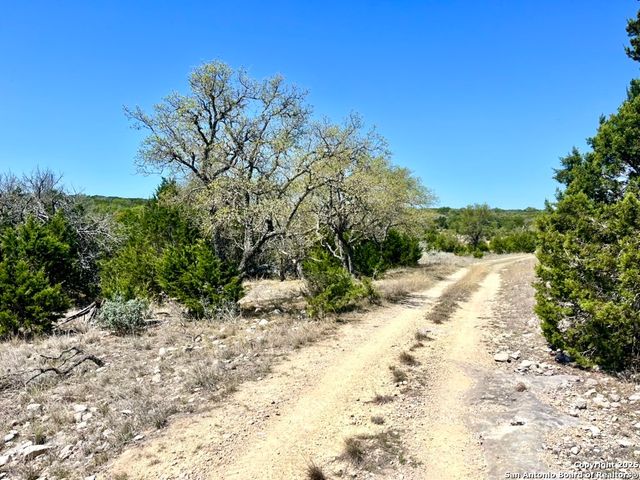 00 PR, Rocksprings, TX 78880