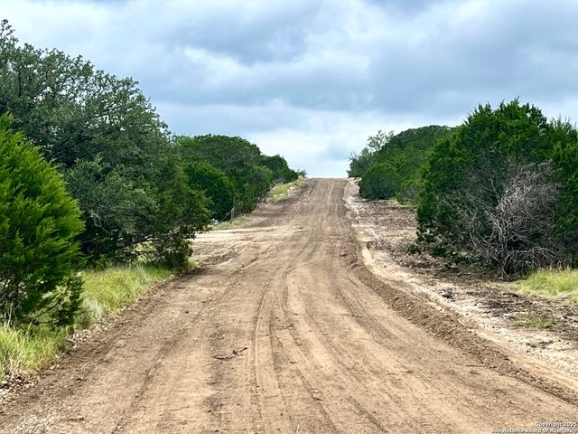 00 PR, Rocksprings, TX 78880
