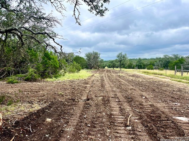 00 PR, Rocksprings, TX 78880