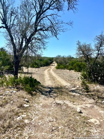 00 PR, Rocksprings, TX 78880
