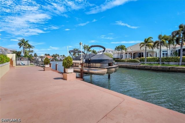 2147 Snook DR, Naples, FL 34102