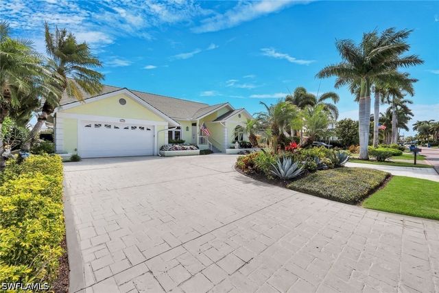 2147 Snook DR, Naples, FL 34102