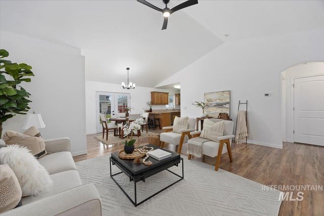 971 Caswell Ave W, Twin Falls, ID 83301