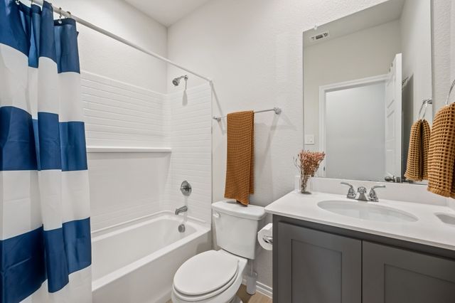1652 Edgeway Drive, Aubrey, TX 76227