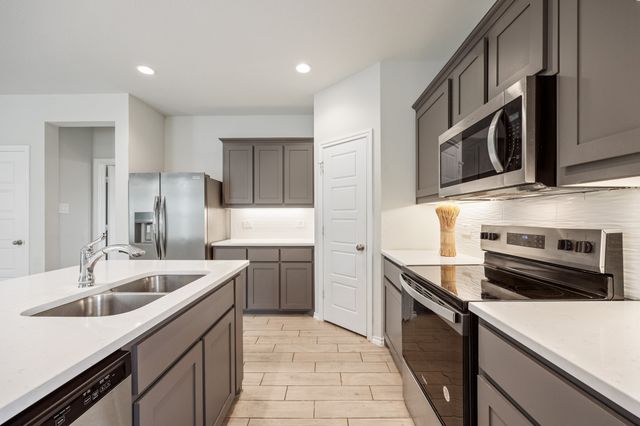 1652 Edgeway Drive, Aubrey, TX 76227