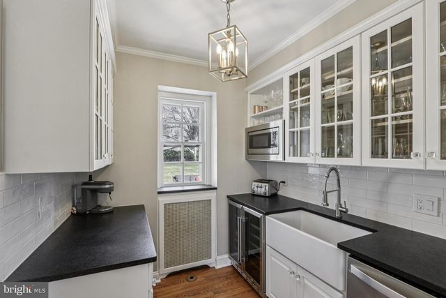 2211 YARDLEY, Yardley, PA 19067