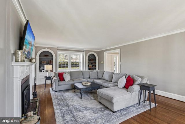 2211 YARDLEY, Yardley, PA 19067