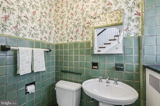 2211 YARDLEY, Yardley, PA 19067