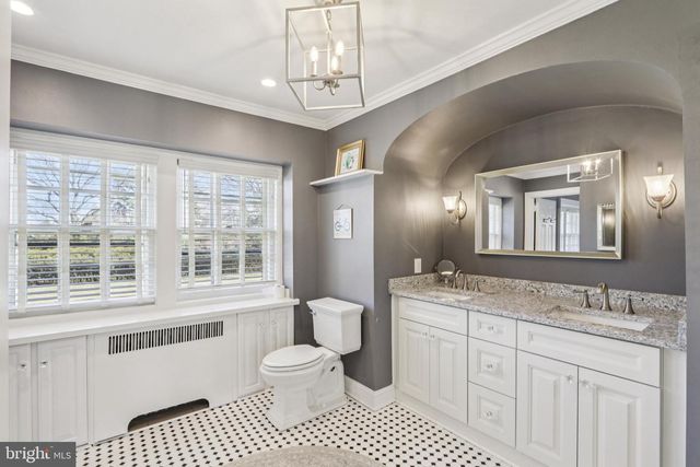 2211 YARDLEY, Yardley, PA 19067