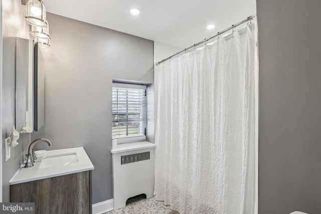 2211 YARDLEY, Yardley, PA 19067