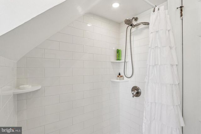 2211 YARDLEY, Yardley, PA 19067