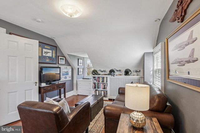 2211 YARDLEY, Yardley, PA 19067