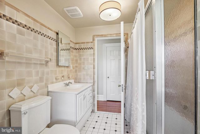 2211 YARDLEY, Yardley, PA 19067