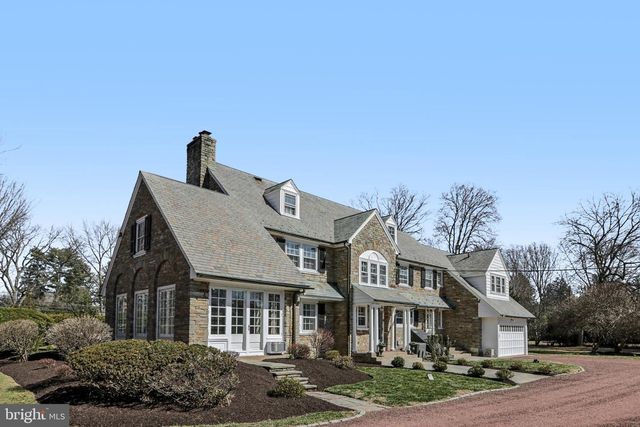 2211 YARDLEY, Yardley, PA 19067