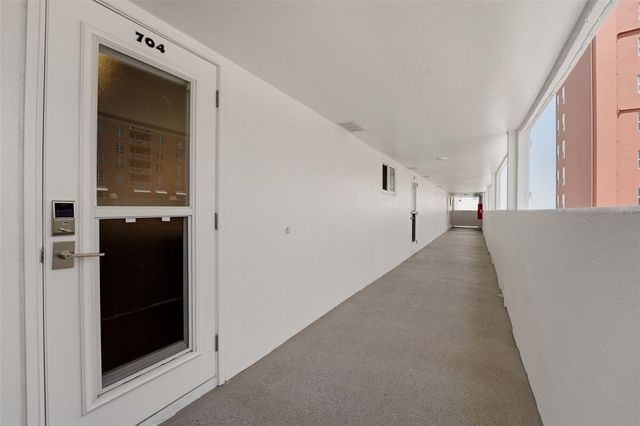33 S GULFSTREAM AVENUE 704, Sarasota, FL 34236