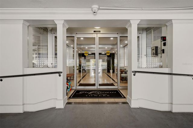 33 S GULFSTREAM AVENUE 704, Sarasota, FL 34236