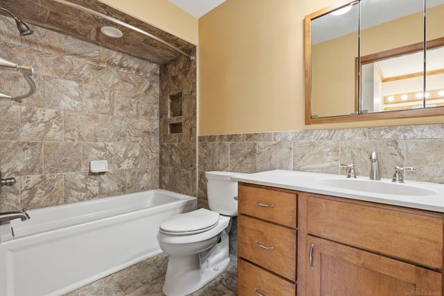 54173 Avondale Drive, New Baltimore, MI 48047