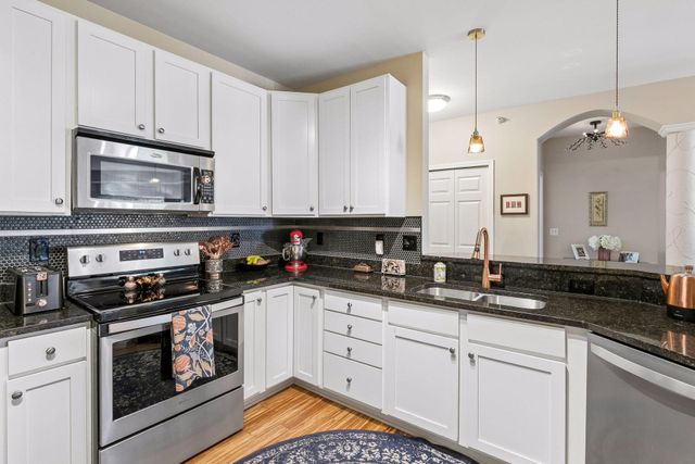 12501 Nicollet Avenue 409, Burnsville, MN 55337