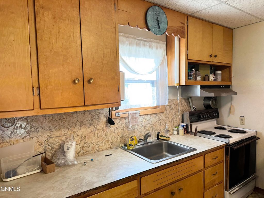 108 Montana Street, Carson, ND 58529 photo 10