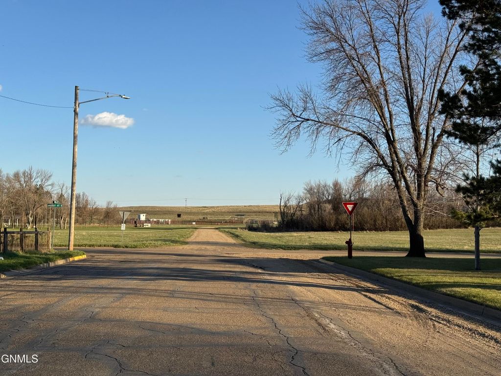108 Montana Street, Carson, ND 58529 photo 30